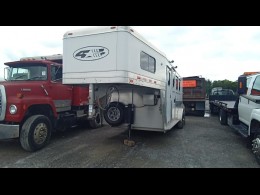 4 STAR TRAILOR 3 HORSE SLANT LOAD 2014, E-AUCTION AUTOS, DRESSING ROOM, USED, ABINGDON VIRGINIA BUY 4 STAR TRAILOR 3 HORSE SLANT LOAD 2014 DRESSING ROOM, E-AUCTION AUTOS
