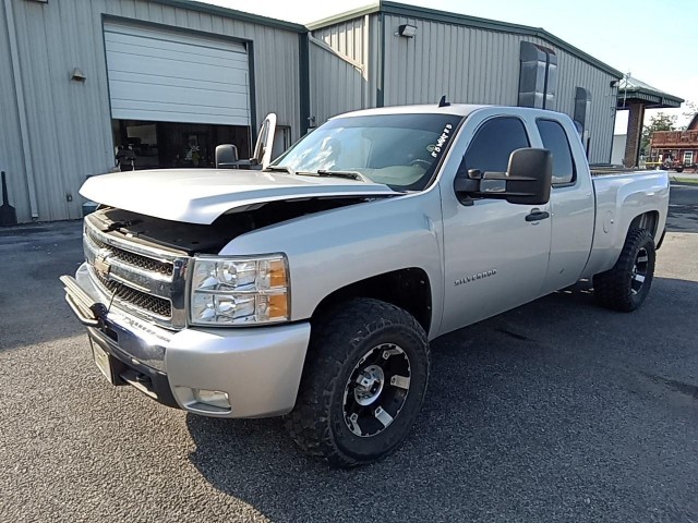 BUY CHEVROLET SILVERADO 1500 2011 4WD EXT CAB 143.5 LT, E-AUCTION AUTOS